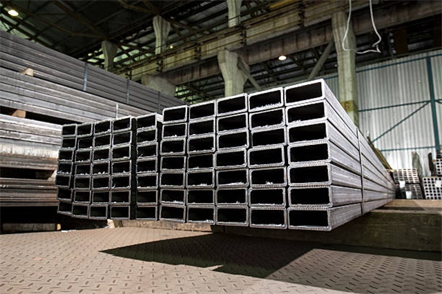 江苏<font style='color:red'>无缝方矩管</font>尺寸一览表